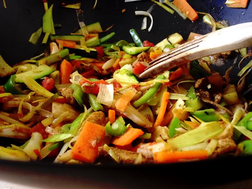 Pescado con verduras salteadas al wok - Hospital Alemán